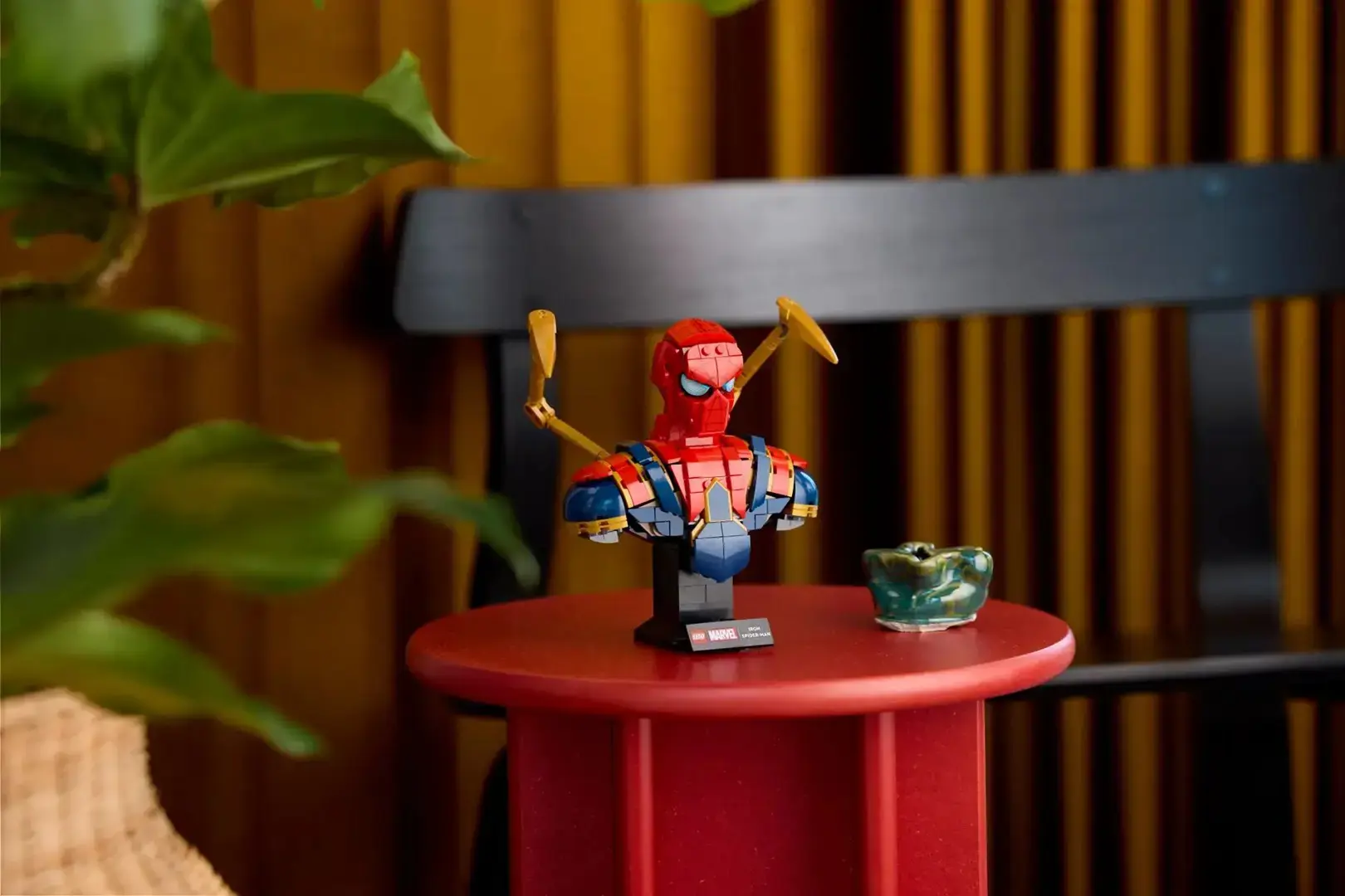 LEGO MARVEL 76326 Iron Spider-Man Bust