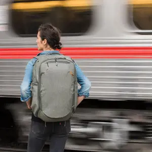 "Peak Design" kelioninė kuprinė 45L, šalavijas