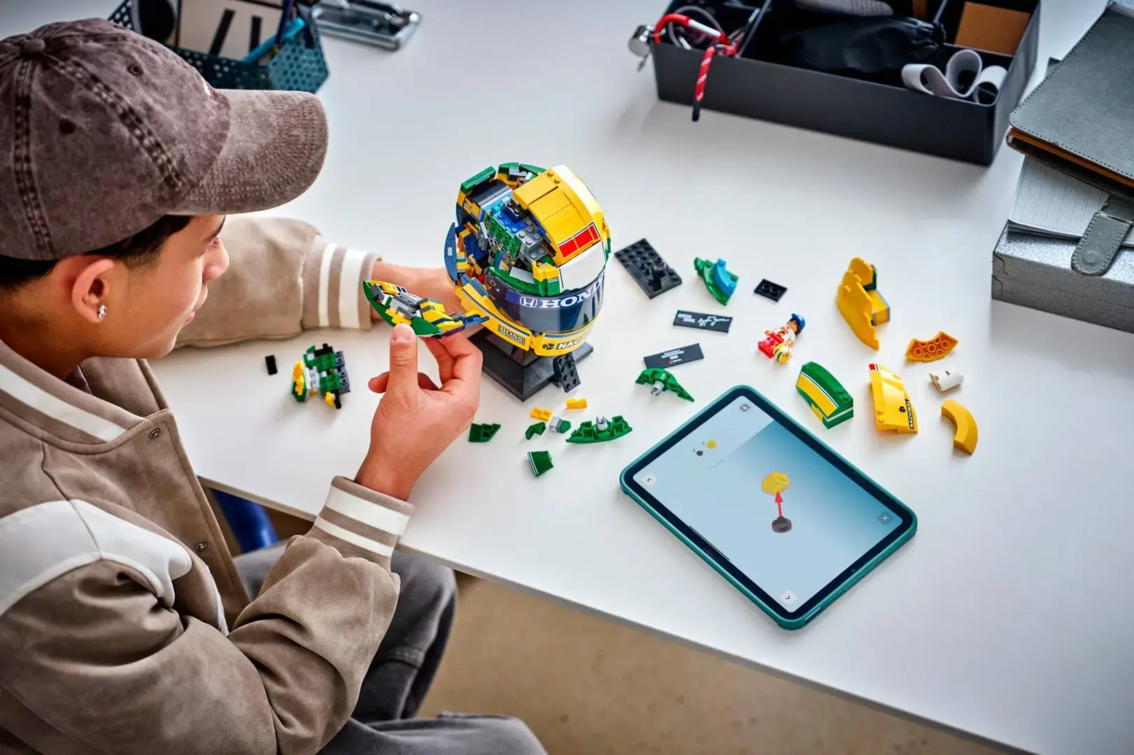 LEGO EDITIONS 43024 Ayrton Senna Helmet