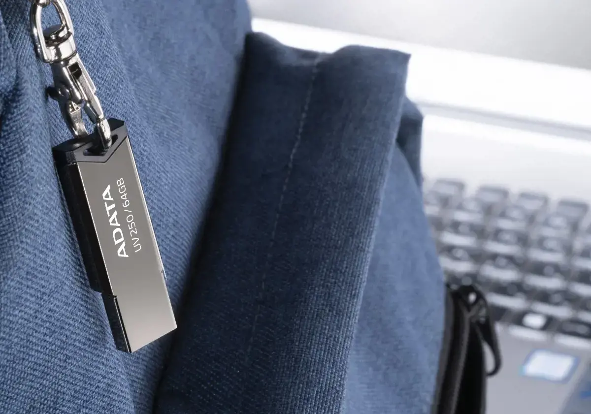 ADATA Flash diskas UV250 16GB USB 2.0 juodas