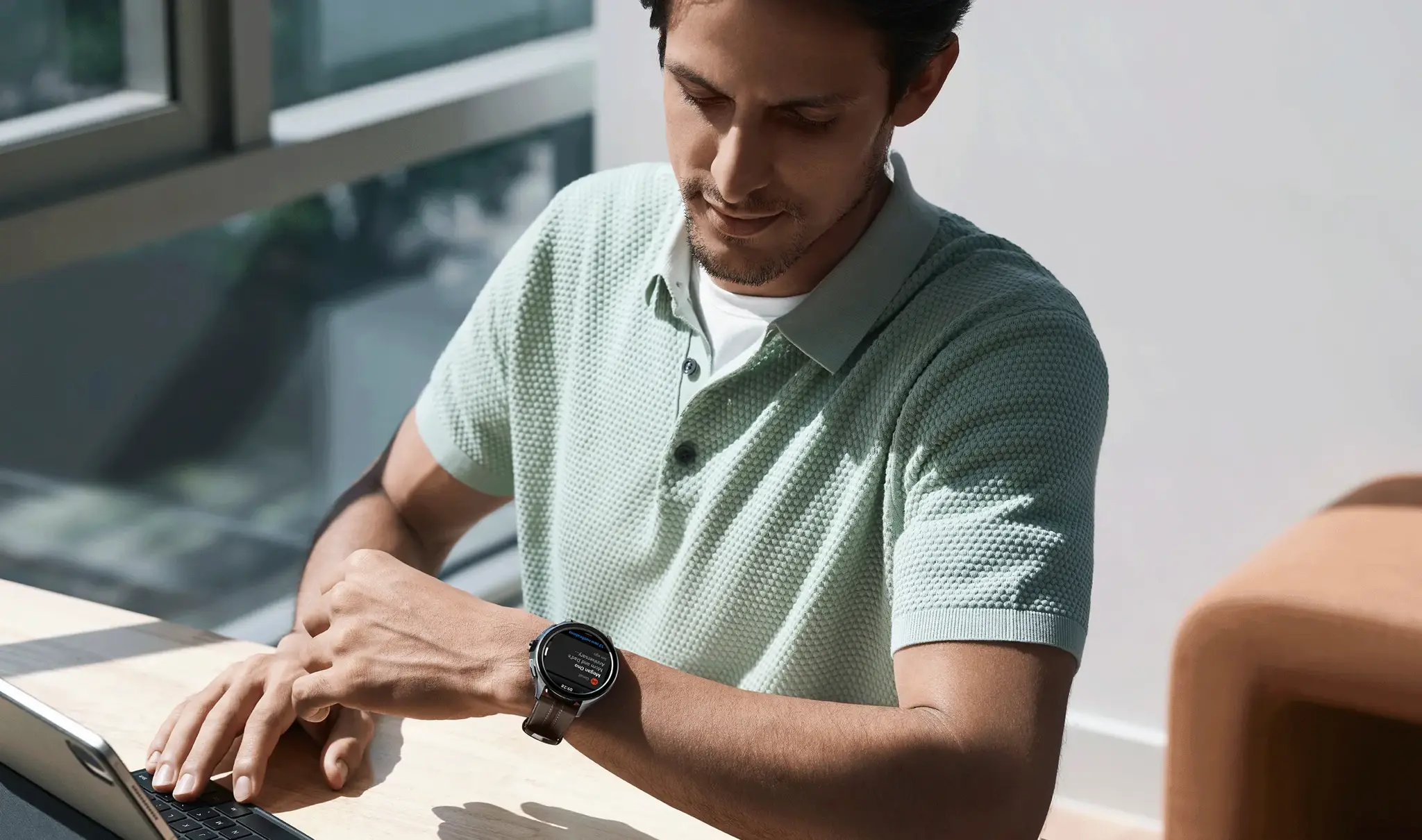 "Xiaomi Watch 2 Pro" - "Bluetooth®" sidabrinis korpusas su rudu dirželiu "Xiaomi