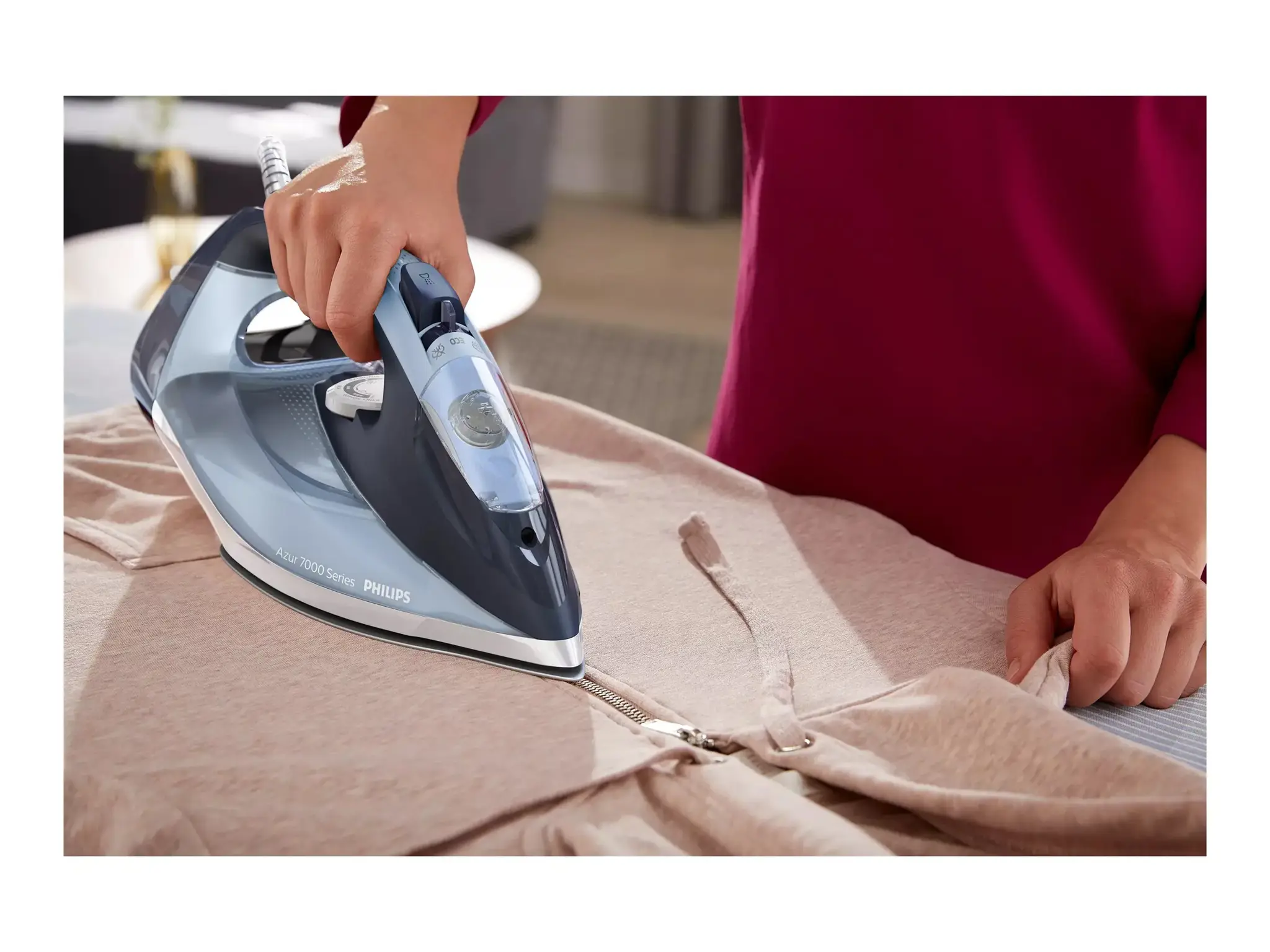 Philips 7000 series DST7020/20 HV Steam Iron Louros/Cotton Blue, Steam iron, SteamGlide Plus soleplate, 2 m, 250 g/min, Blue, 50 g/min