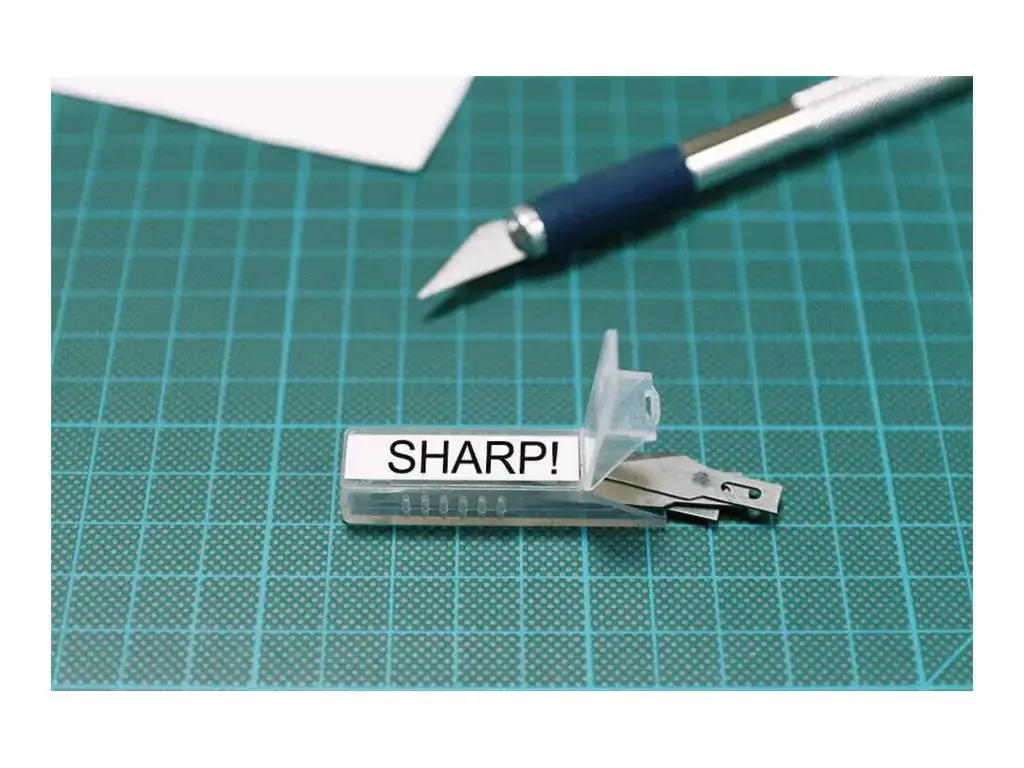 Brother TZeS221, TZ, 8 m, 1 vnt., lizdinė plokštelė, 9 mm