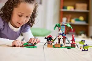 LEGO MARVEL 11200 Spidey and Gobby’s Raptor Battle at Tree House HQ