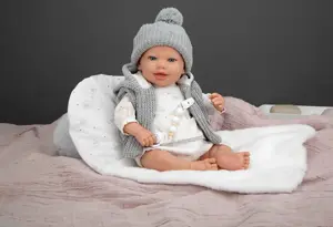 Arias Reborn kūdikėlis su pilkais rūbeliais, Daniela, 45 cm