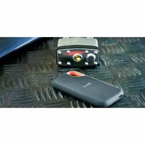 SANDISK Extreme 4 TB nešiojamasis SSD diskas iki 1050 MB/s skaitymo ir 1000 MB/s rašymo sparta USB 3.2 Gen 2 metrų apsauga nuo kritimo iš 2 metrų aukščio ir IP55