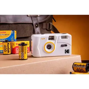 Kodak M38 reusable camera (Clouds White)