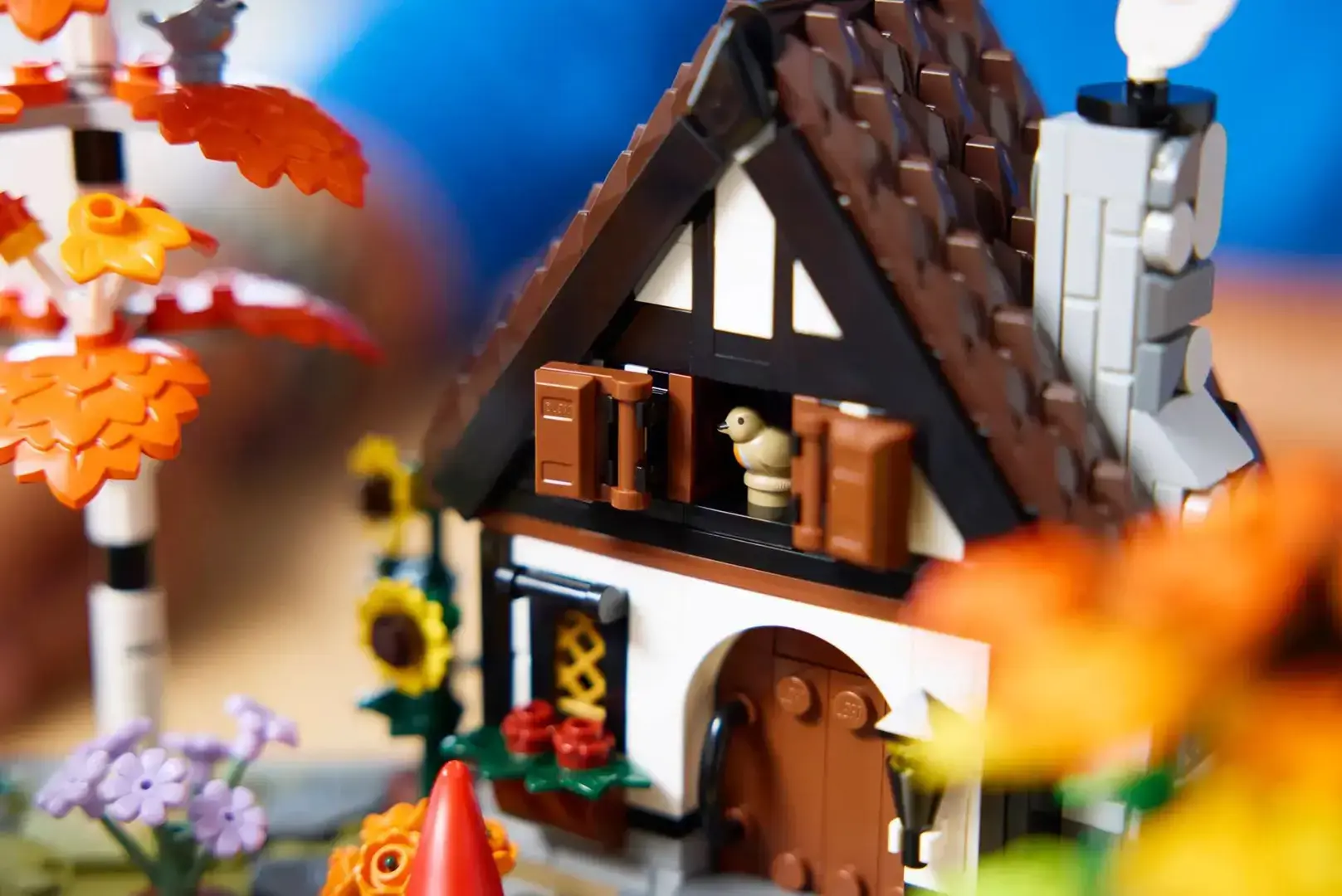 LEGO ICONS 11372 Autumn Cottage Garden