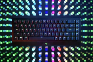 "Razer BlackWidow V3 Mini HyperSpeed" mechaninė žaidimų klaviatūra, RGB LED apšvietimas, "Nordic", belaidė, juoda, geltonas jungiklis