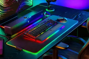 "Razer" mechaninė žaidimų klaviatūra "BlackWidow V4 Pro" su RGB LED apšvietimu, JAV, laidinė, juoda, žali jungikliai, skaitmeninė klaviatūra
