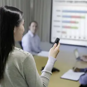 "Kensington Presenter Expert™" belaidis kursoriaus valdymas su žaliuoju lazeriu, RF, USB, 45 m, juodas