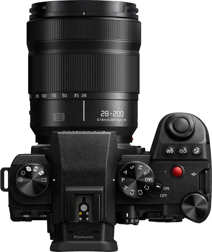 Panasonic Lumix S 28-200mm f/4-7.1 Macro O.I.S. lens