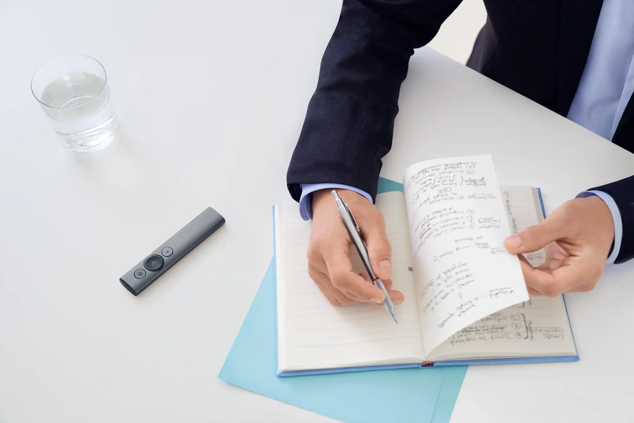 "Logitech Spotlight", "Bluetooth/RF", USB, 30 m, pilka