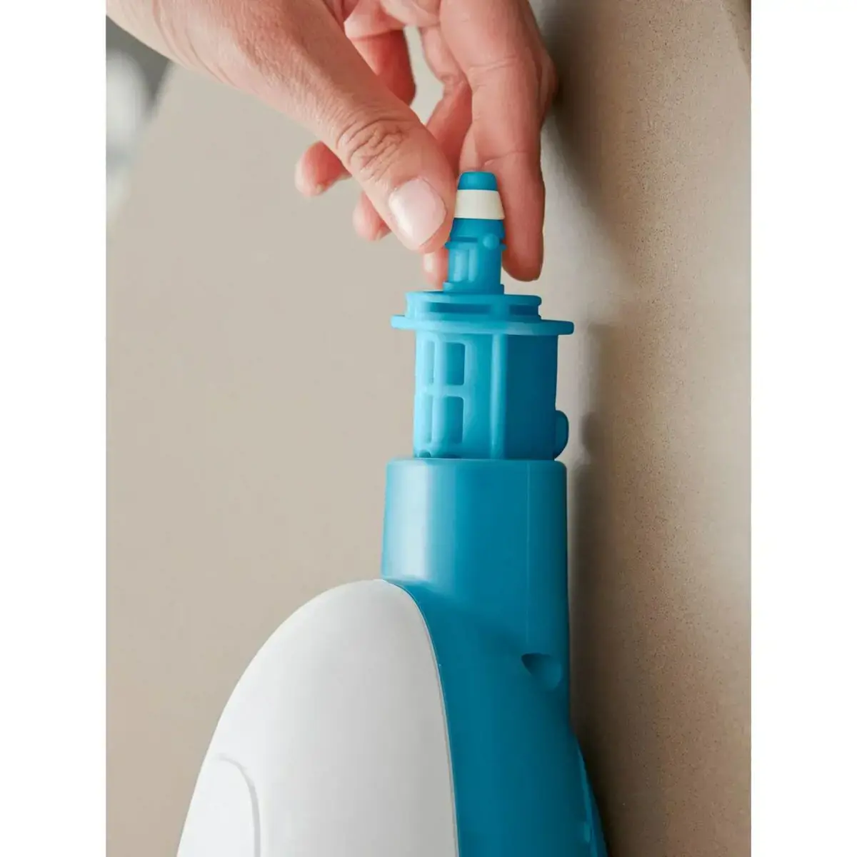 "Black & Decker" FSMH13E10 garų valytuvas 1300 W baltas