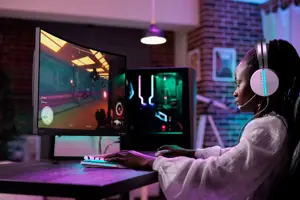 Philips Evnia 5000 32M2C5500W/00, 31.5", QHD, VA LCD, 1 ms, 240 Hz, FreeSync, Black, 80 cm (31.5"), 2560 x 1440 pixels, Quad HD, LCD, 1 ms, Black