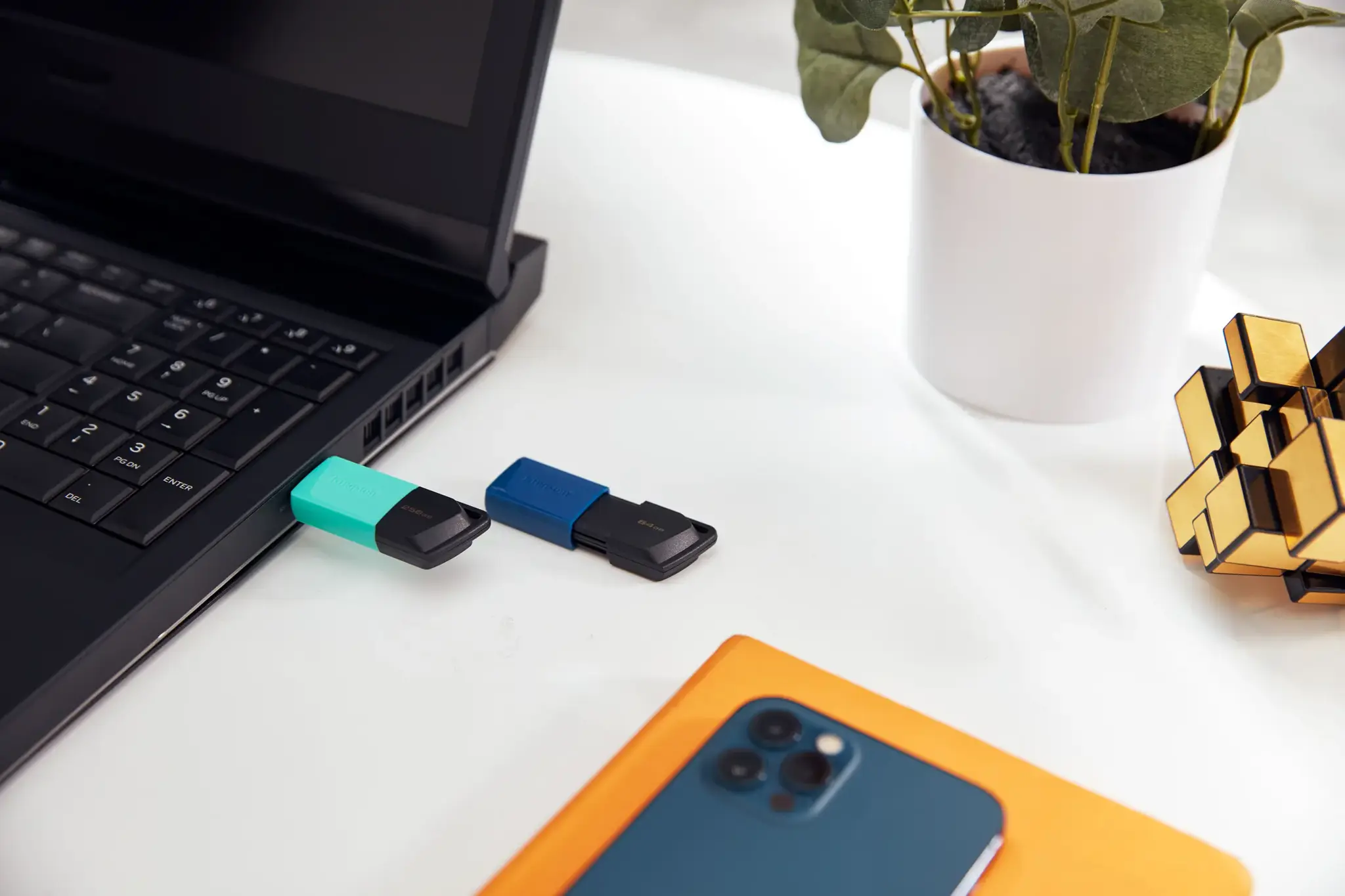 KINGSTON 64GB USB 3.2 Gen 1 DataTraveler Exodia M juoda + mėlyna 2 vnt.