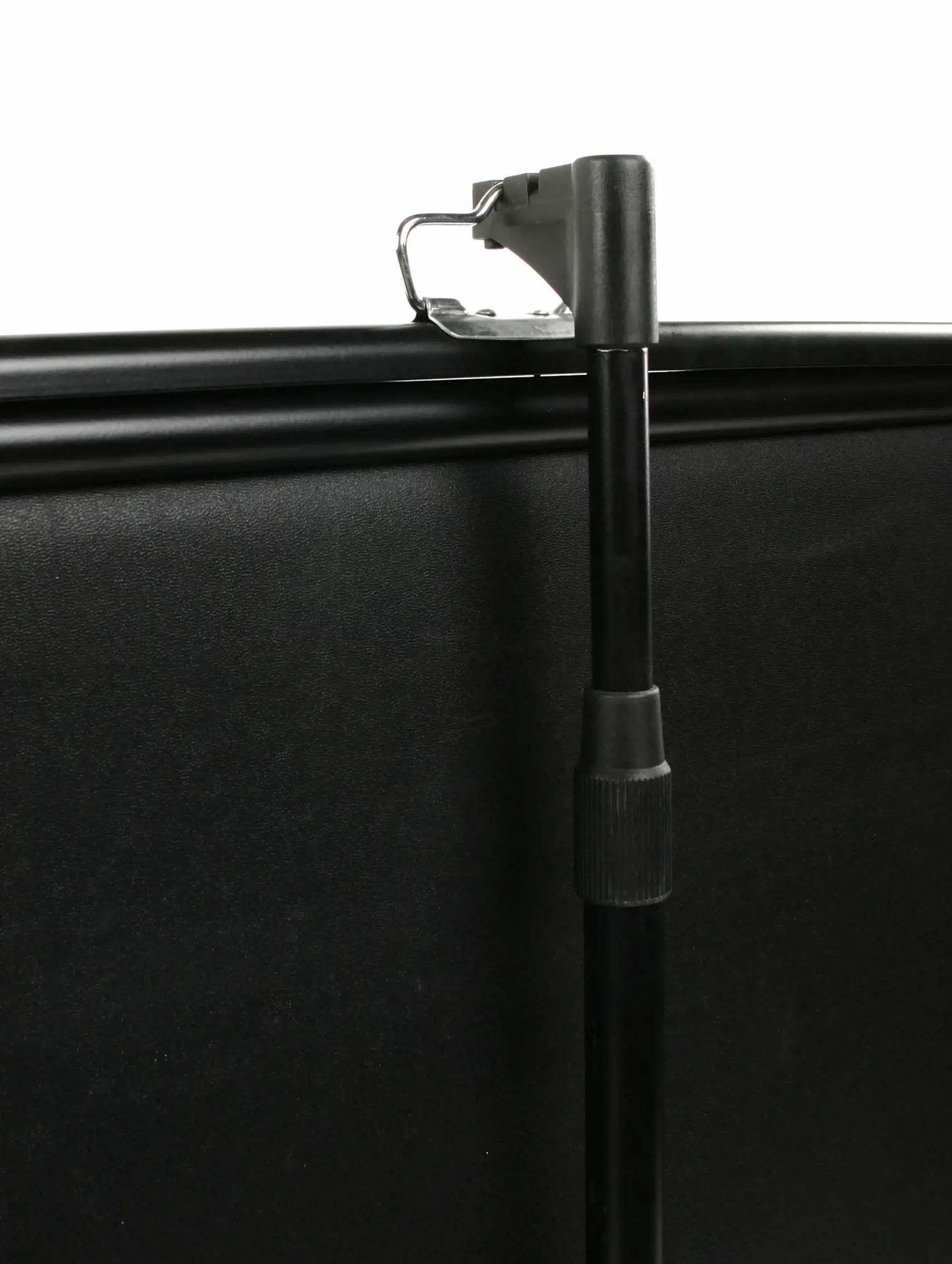 "Elite Screens ezCinema" serijos ekranai F100NWH įstrižainė 100 ", 16:9, matomas ekrano plotis (W) 221 cm, juodos spalvos