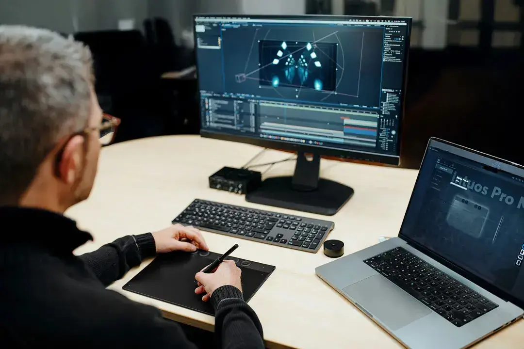 Wacom graphics tablet Intuos Pro M (2025)