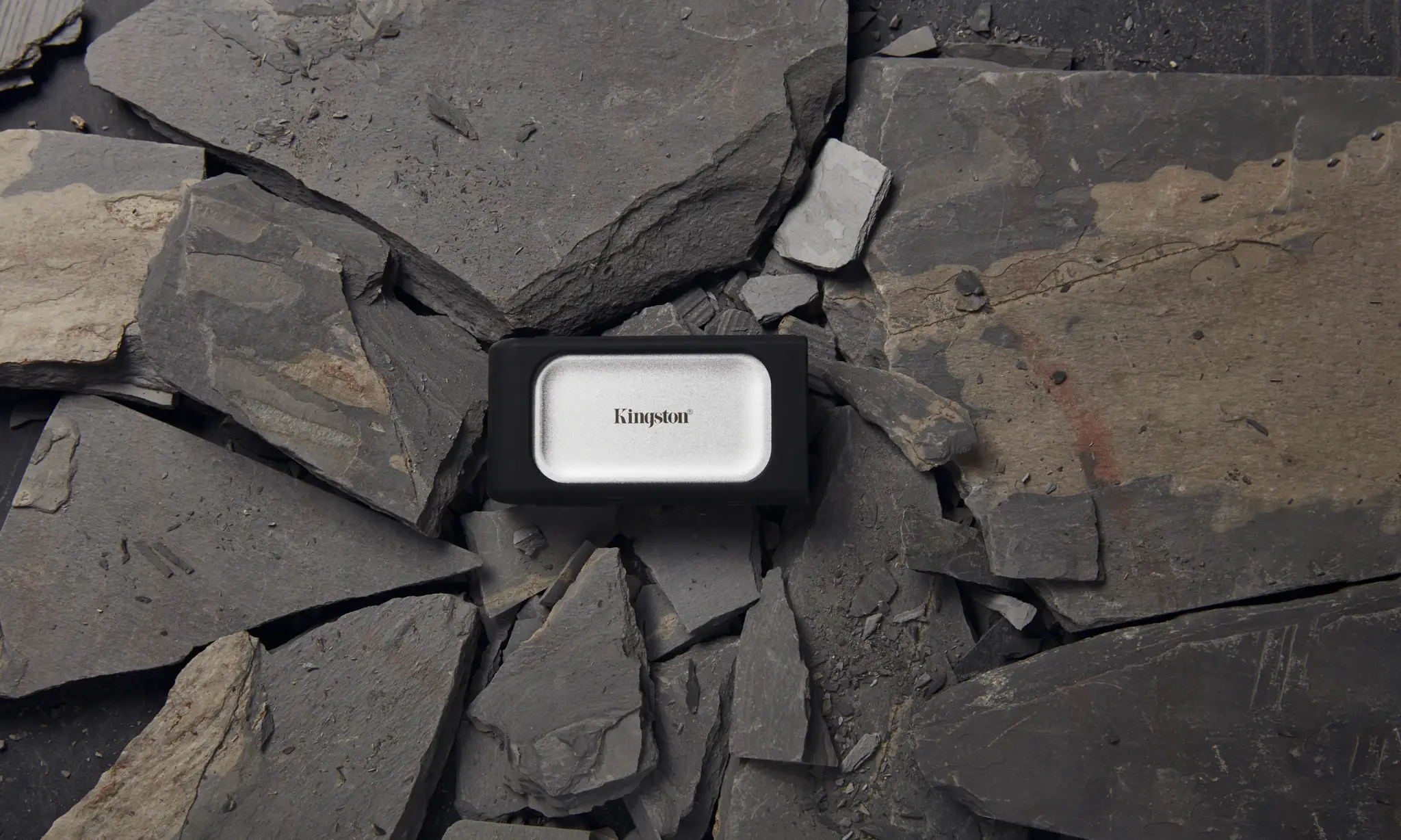 Kingston Technology 2000G PORTABLE SSD XS2000, 2 TB, USB Type-C, 3.2 Gen 2 (3.1 Gen 2), 2000 MB/s, Black, Silver