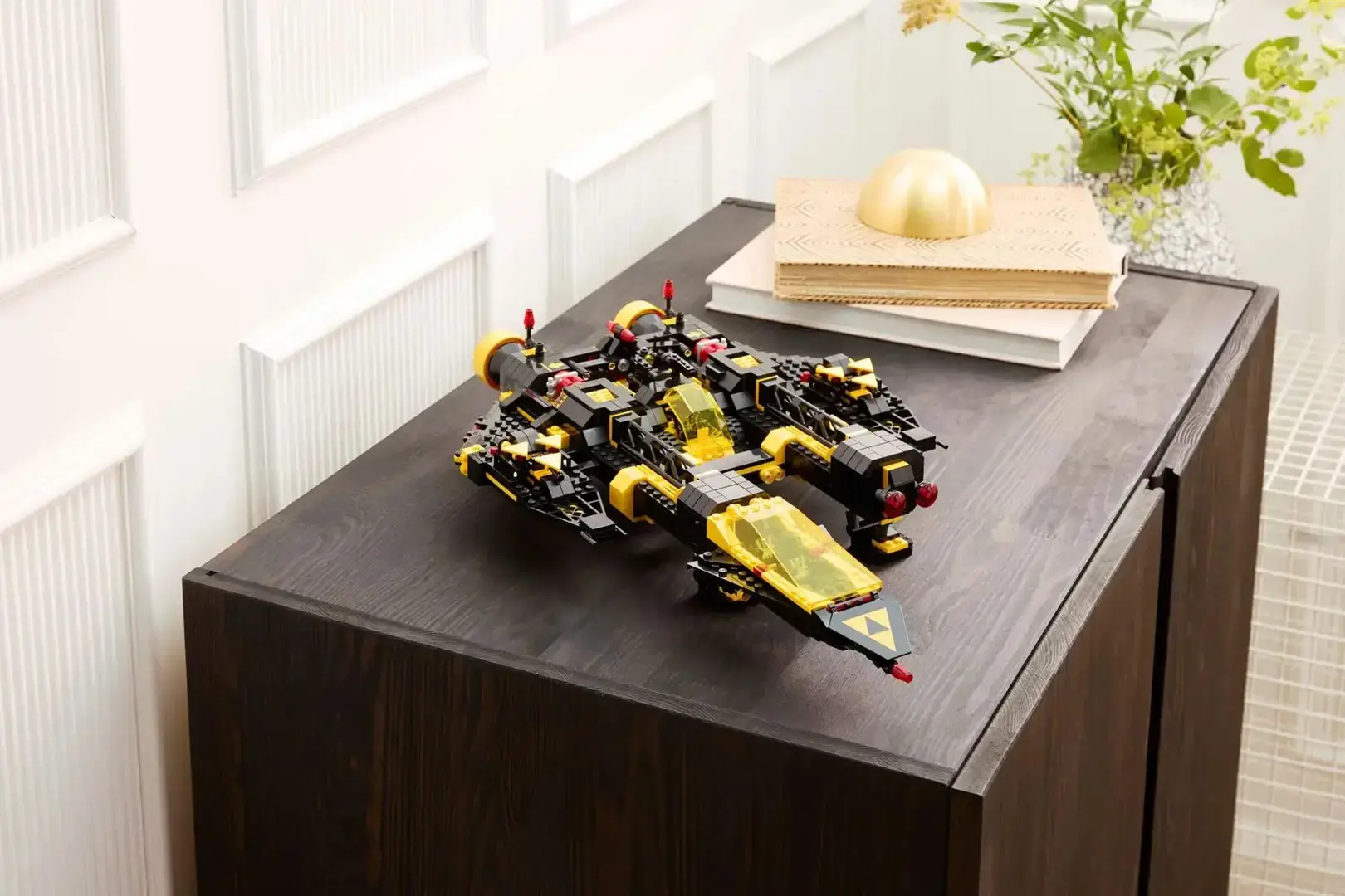 LEGO ICONS 10355 Blacktron Renegade