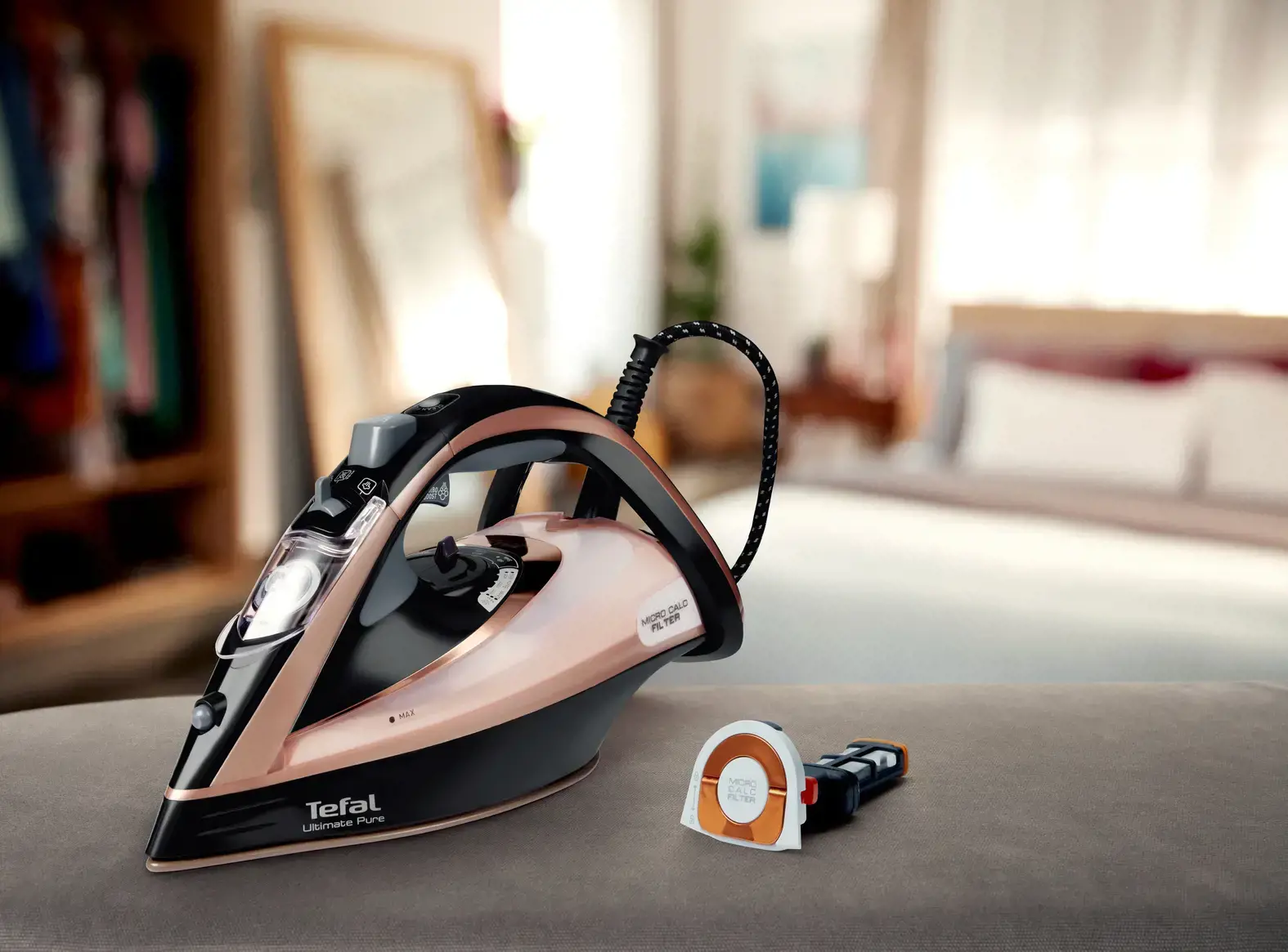 "Tefal Ultimate Pure FV9845", sausas ir garų lygintuvas, "Durilium Autoclean" padas, 3 m, 260 g/min, juodas, varinis, 60 g/min