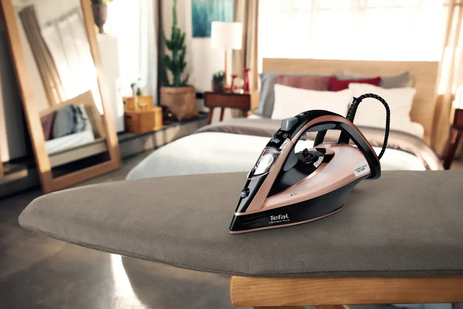 "Tefal Ultimate Pure FV9845", sausas ir garų lygintuvas, "Durilium Autoclean" padas, 3 m, 260 g/min, juodas, varinis, 60 g/min