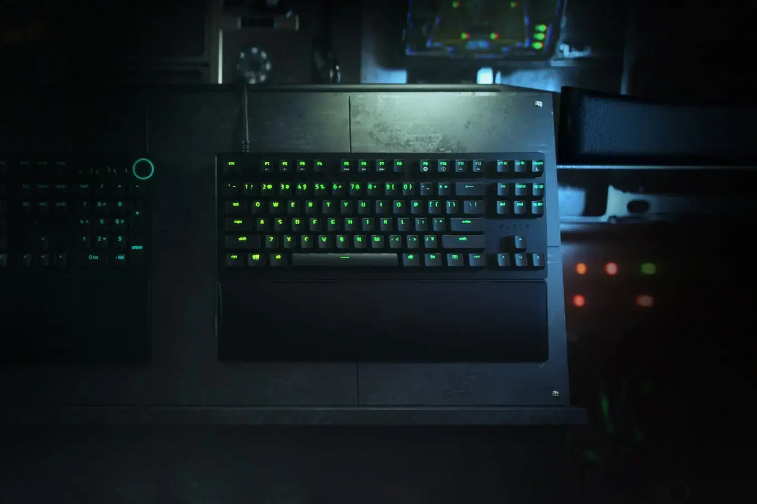 "Razer Huntsman V2 Tenkeyless", optinė žaidimų klaviatūra, RGB LED apšvietimas, šiaurietiška, juoda, laidinė, "Clicky Purple" jungiklis