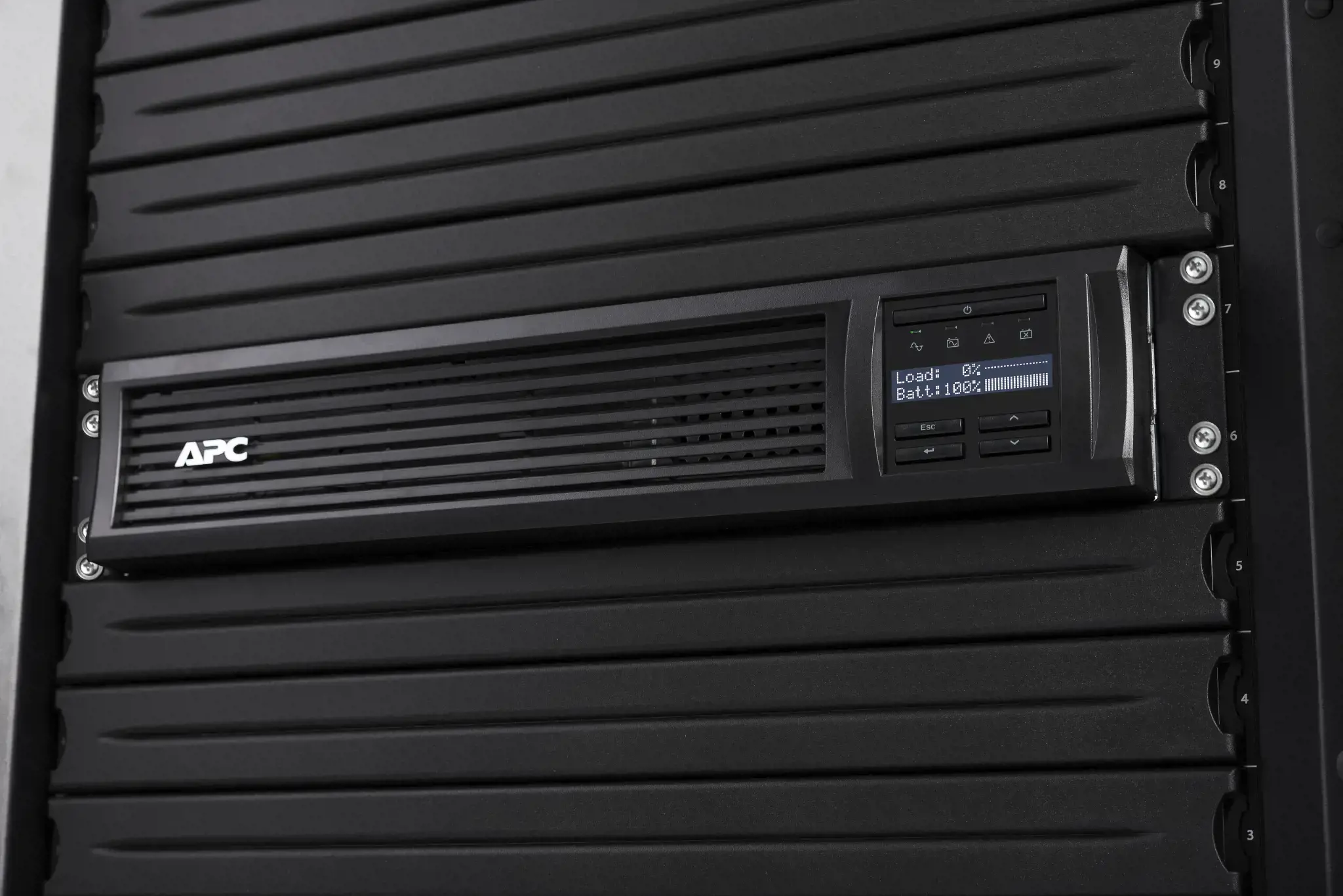 APC SmartConnect UPS SMT 3000 VA Rack