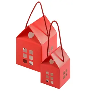 Dovanų dėžutė - namelis, 120 x 120 x 110 mm, raudonos sp.