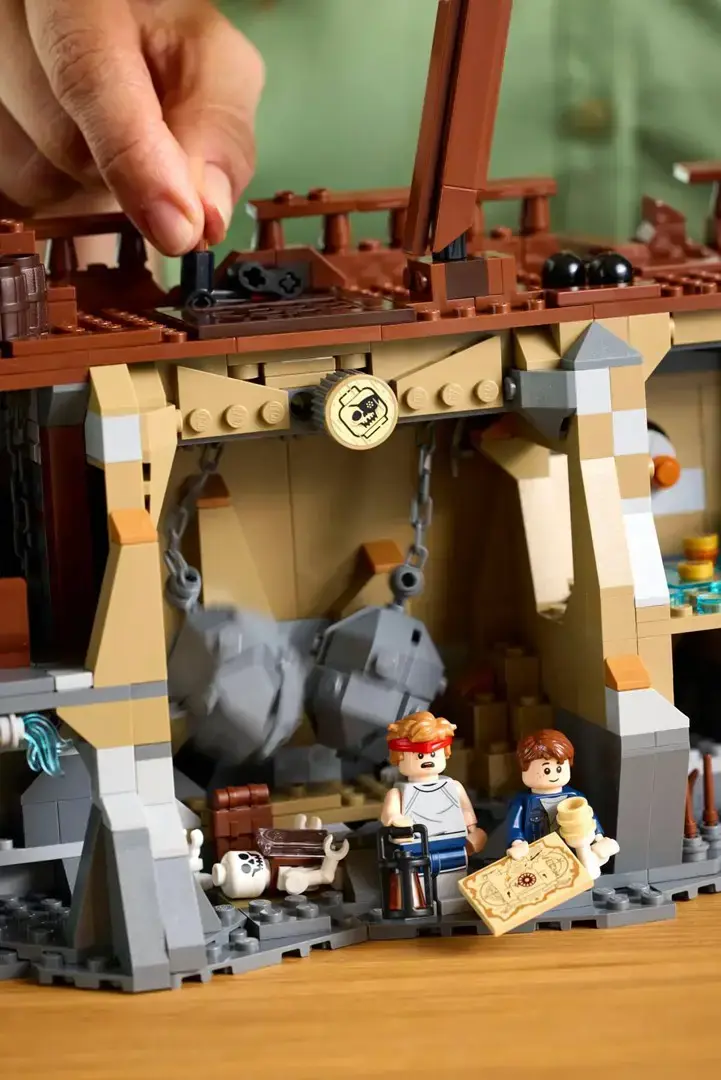 LEGO ICONS 21363 The Goonies