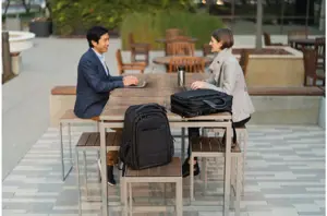 "Kensington Contour™ 2.0 Business Laptop Briefcase - 15,6", Portfelis, 39,6 cm (15,6"), diržas per petį, 1,4 kg