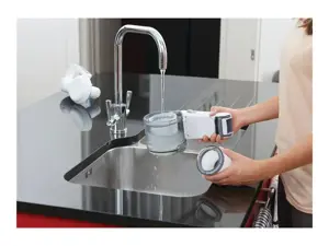 "Black &amp; Decker" PV1820L rankinis dulkių siurblys "Chrome" be maišelio