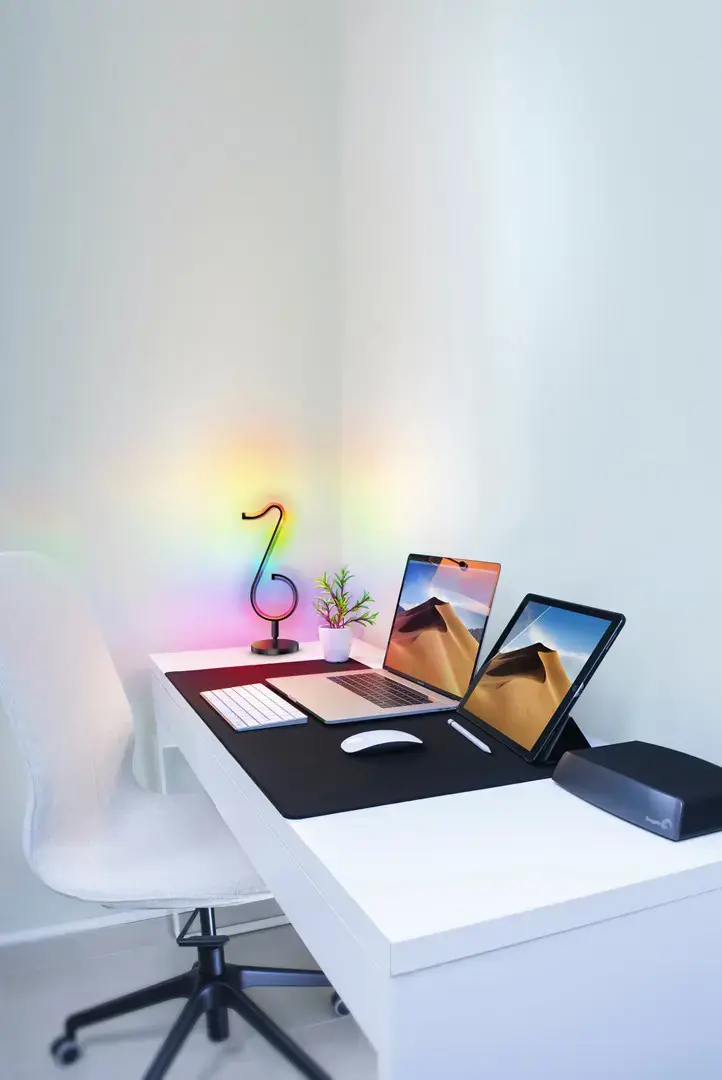 "Activejet MELODY RGB LED muzikinis dekoratyvinis šviestuvas su nuotolinio valdymo pultu ir programėle, "Bluetooth