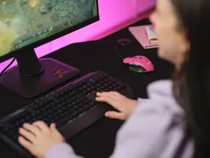 "Trust GXT 109P FELOX", dvipusis, USB Type-A, 6400 DPI, rožinis