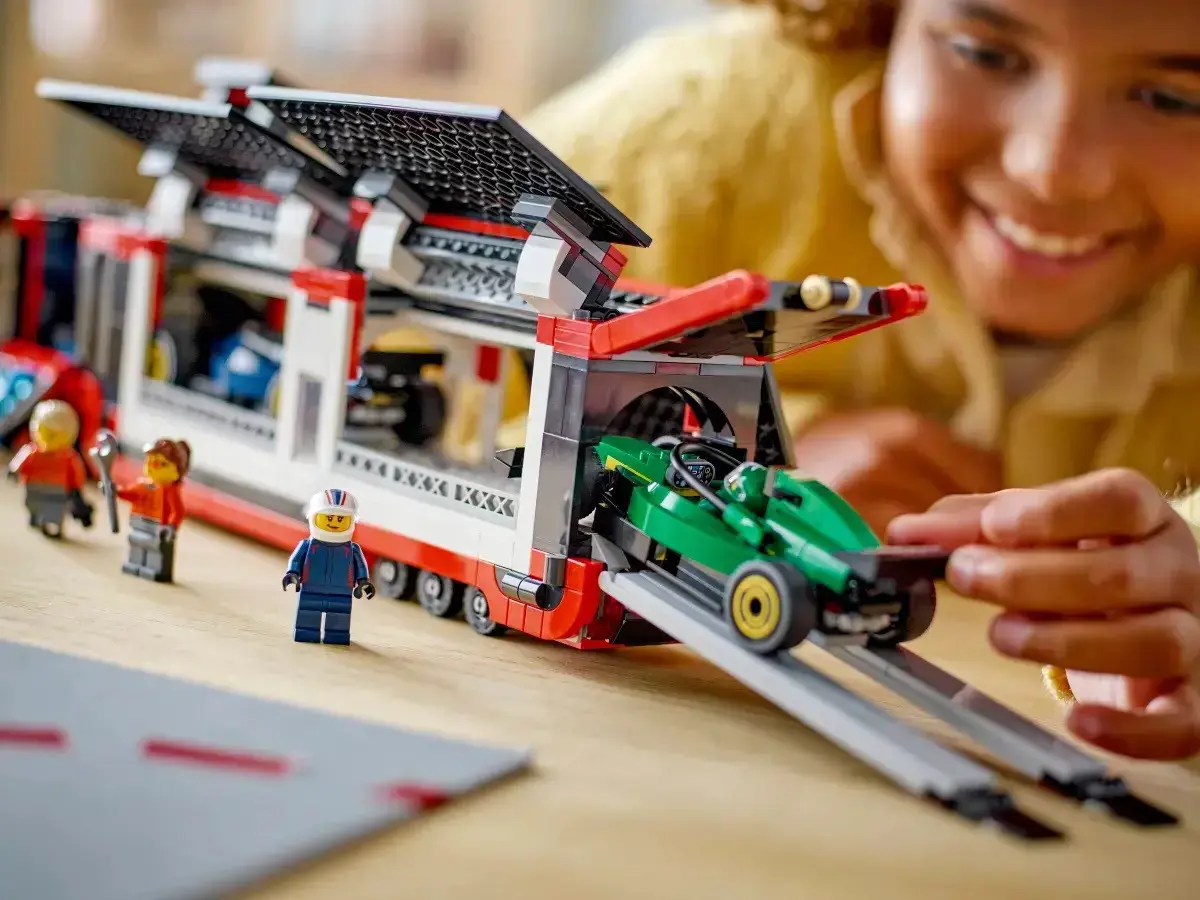 LEGO CITY 60445 F1 - Truck with RB20 & AMR24 F1 Cars
