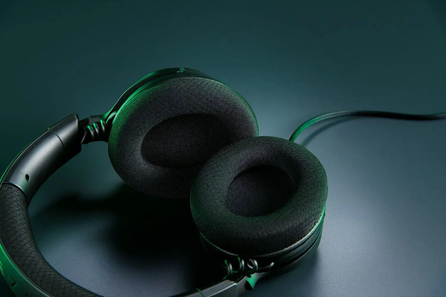 Razer Kraken V4 X Laidinės žaidimų ausinės, Juoda