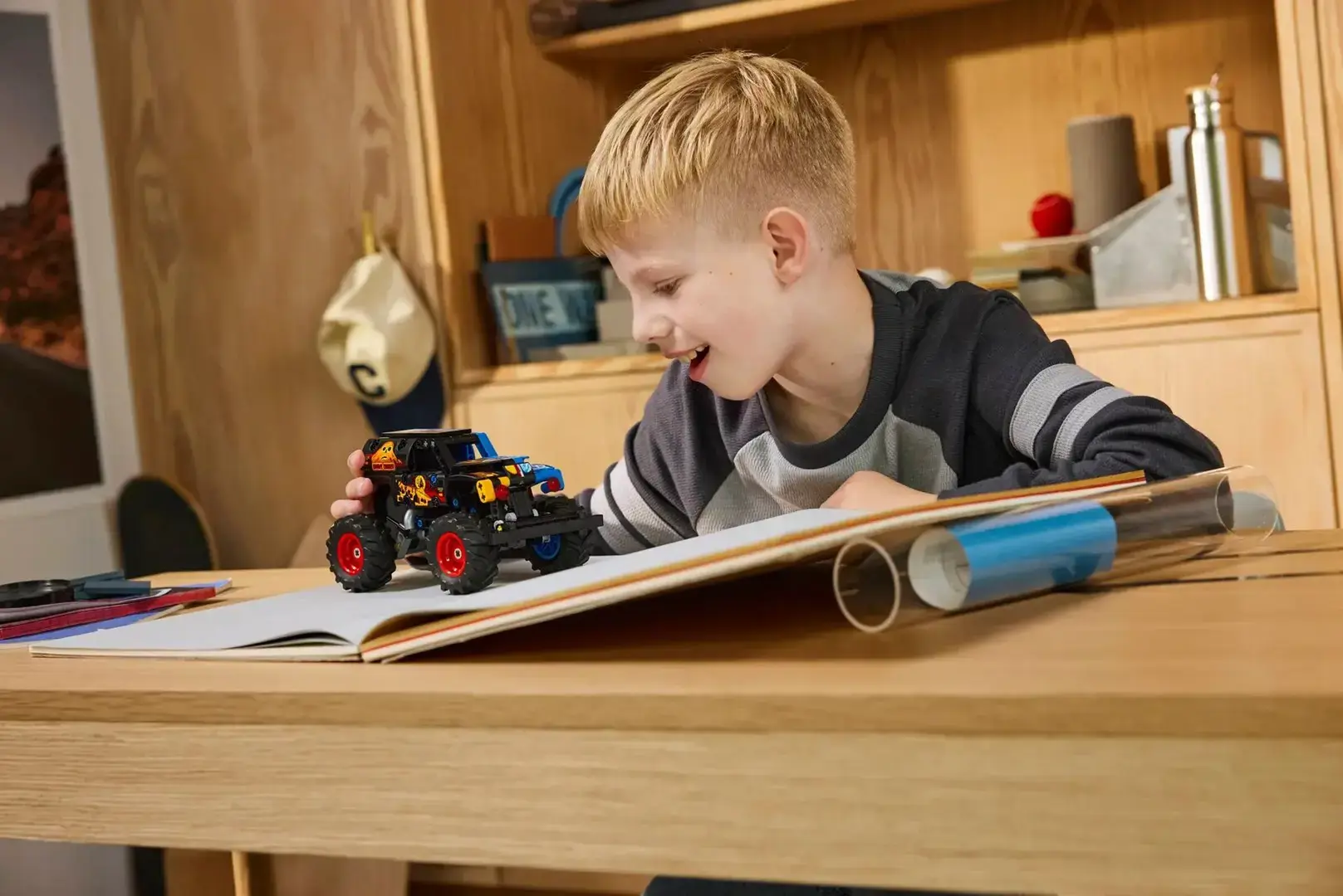 LEGO TECHNIC 42219 Monster Jam Grave Digger Fire and Ice