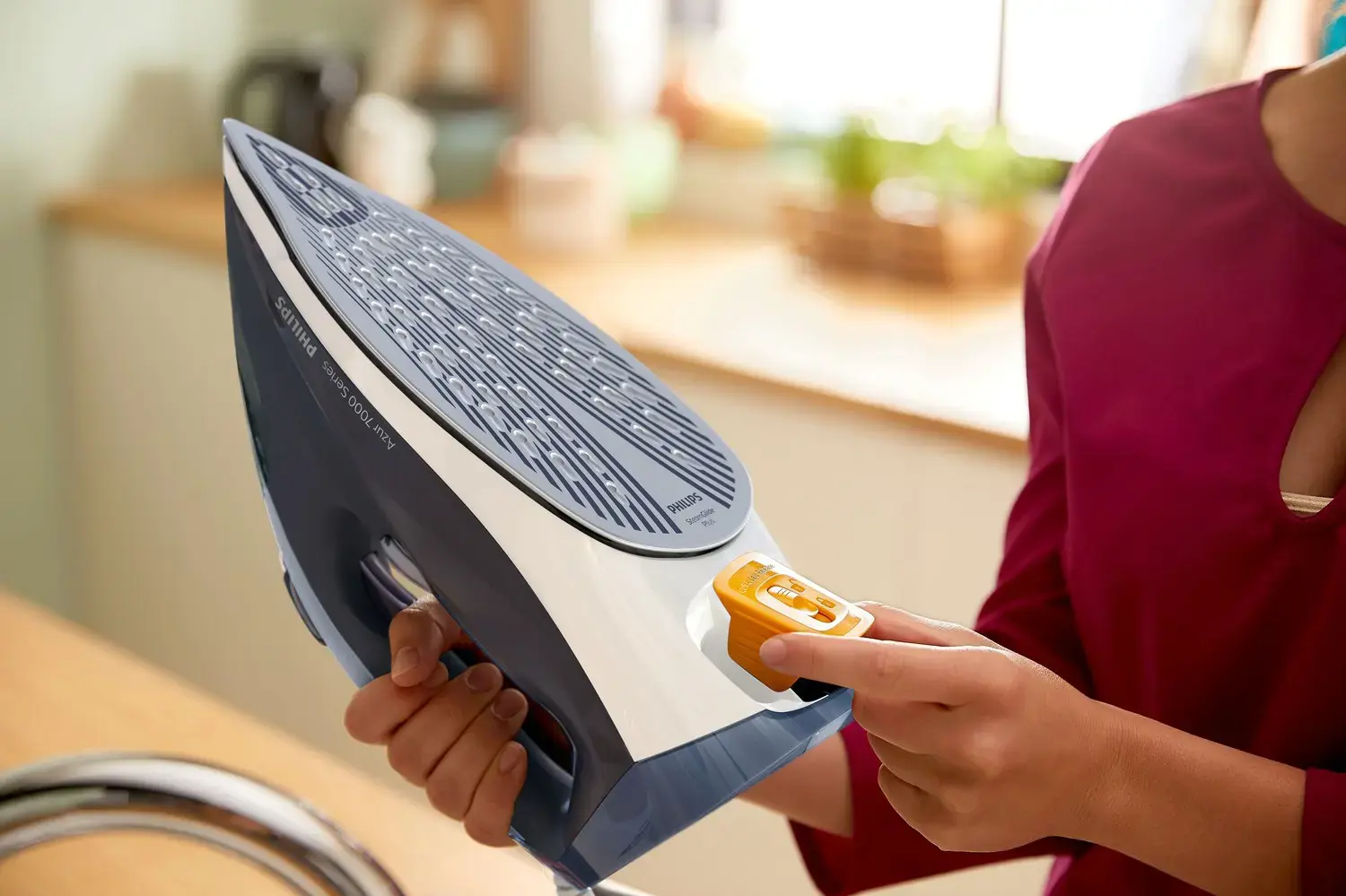 "Philips" 7000 serijos DST7030/20, sausas ir garų lygintuvas, "SteamGlide Plus" padas, 2 m, 250 g/min, mėlynas, 50 g/min