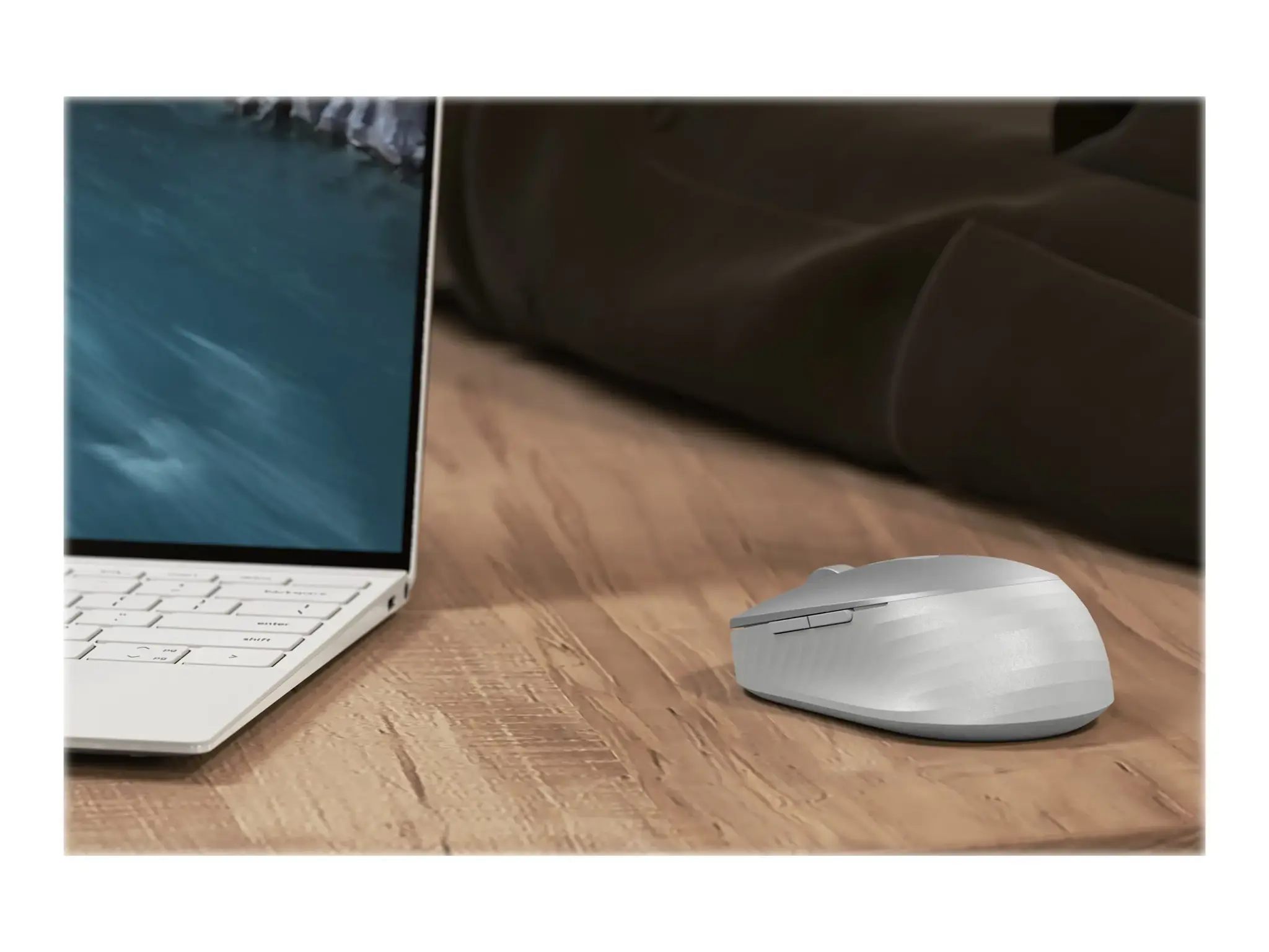 "DELL Premier" įkraunama belaidė pelė MS7421W, dvipusė, optinė, RF belaidis ryšys + "Bluetooth", 1600 DPI, "Platinum", sidabrinė