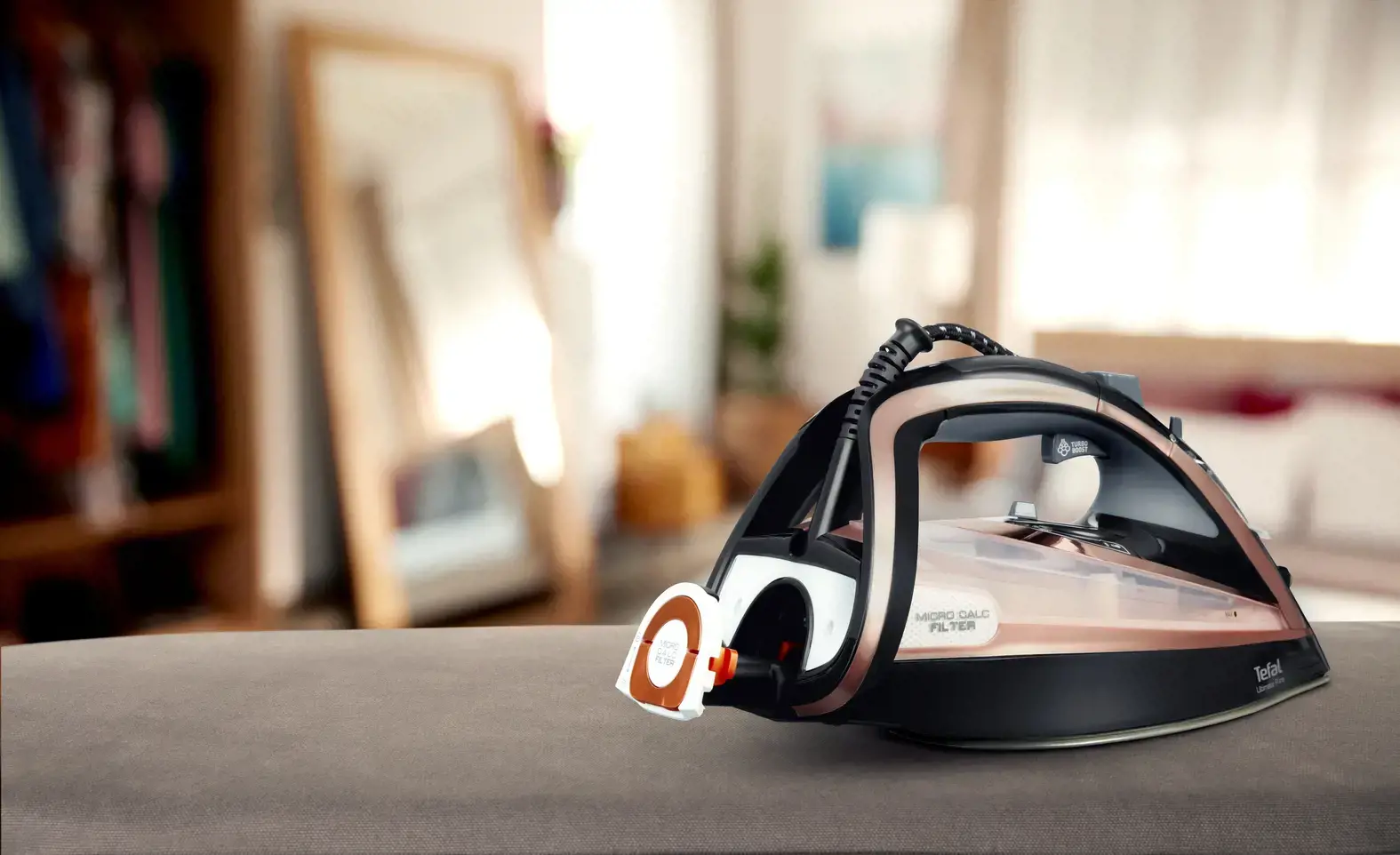 "Tefal Ultimate Pure FV9845", sausas ir garų lygintuvas, "Durilium Autoclean" padas, 3 m, 260 g/min, juodas, varinis, 60 g/min