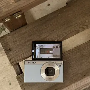 Yashica Tank, blue