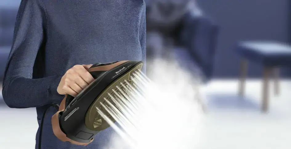 Tefal Ultimate Power Pro FV9E50 Dry & Steam iron Durilium AirGlide Autoclean soleplate 3200 W Black, Copper