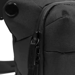 "Peak Design Everyday Sling V2 10L", juoda
