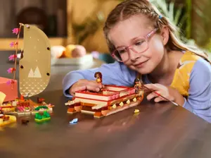 LEGO DISNEY 43270 Moana's Adventure Canoe