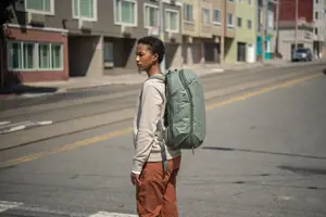 "Peak Design" kelioninė kuprinė 30L, šalavijas