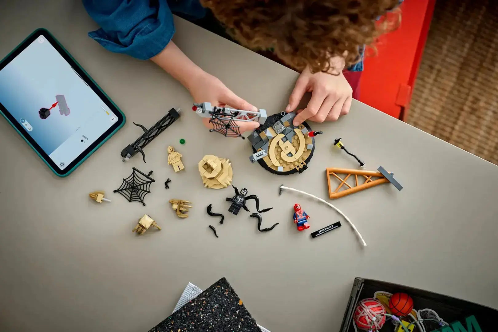 LEGO MARVEL 76334 Epic Battle: Spider-Man vs. Sandman