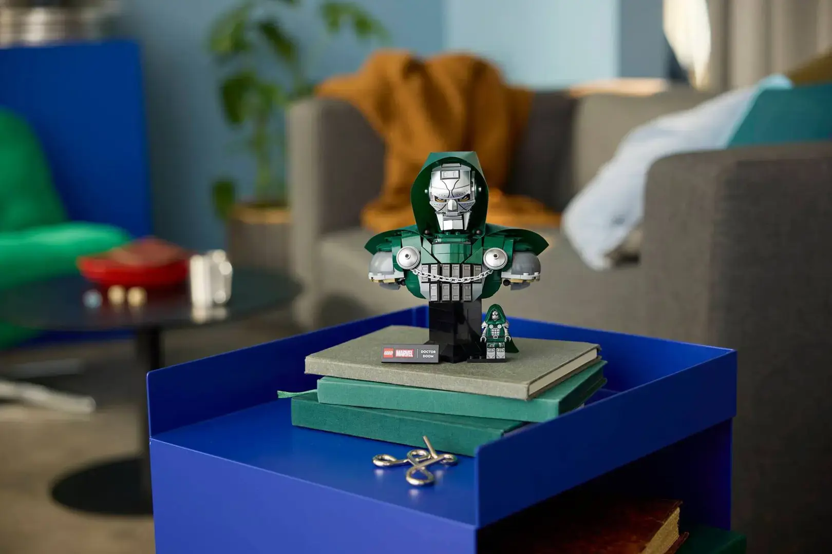 LEGO MARVEL 76345 Doctor Doom Bust