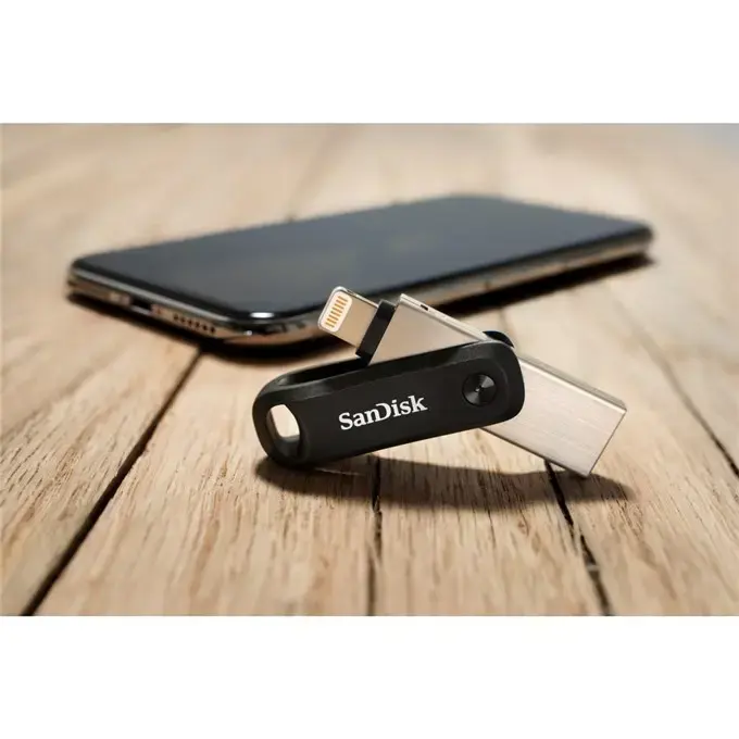"SanDisk iXpand Flash Drive Go 256GB - USB3.0 + "Lightning" - skirtas "iPhone" ir "iPad"; EAN:619659169947
