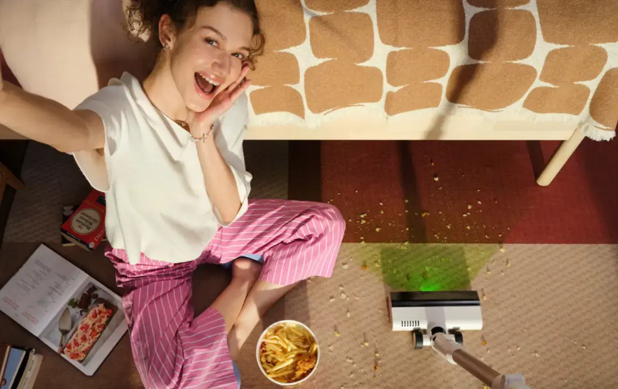 Cordless upright hoover Roborock H60 Hub