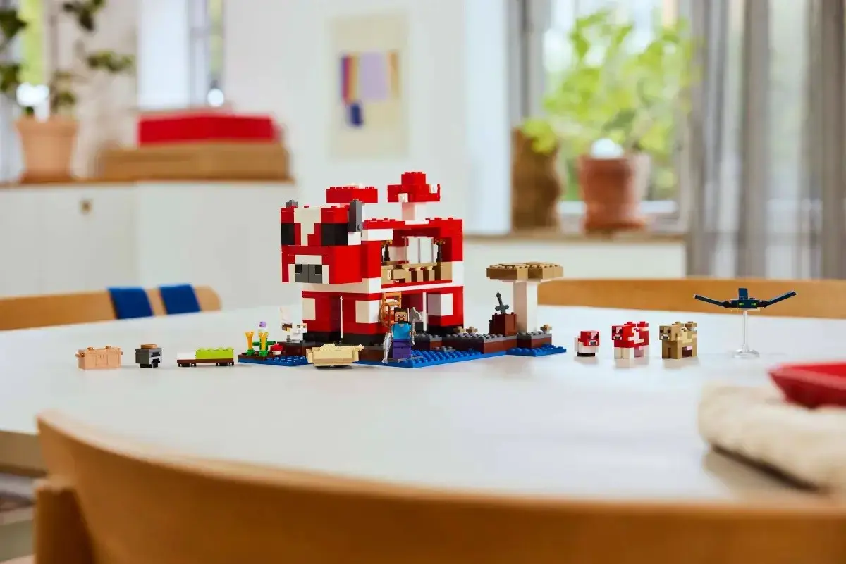 LEGO MINECRAFT 21270 The Mooshroom House